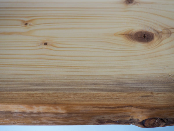 Fensterbank Fichte Baumkante versiegelt 27 mm stark Ausladung 140 mm